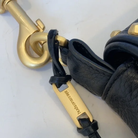 alexisuospny Black Leather Small Bag with Gold - Picture 6 of 10